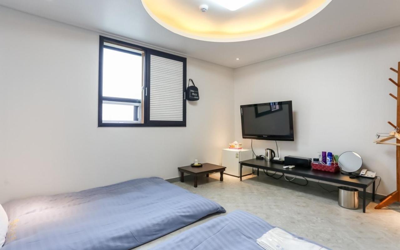 Mi Amor Motel Сокчо Екстериор снимка