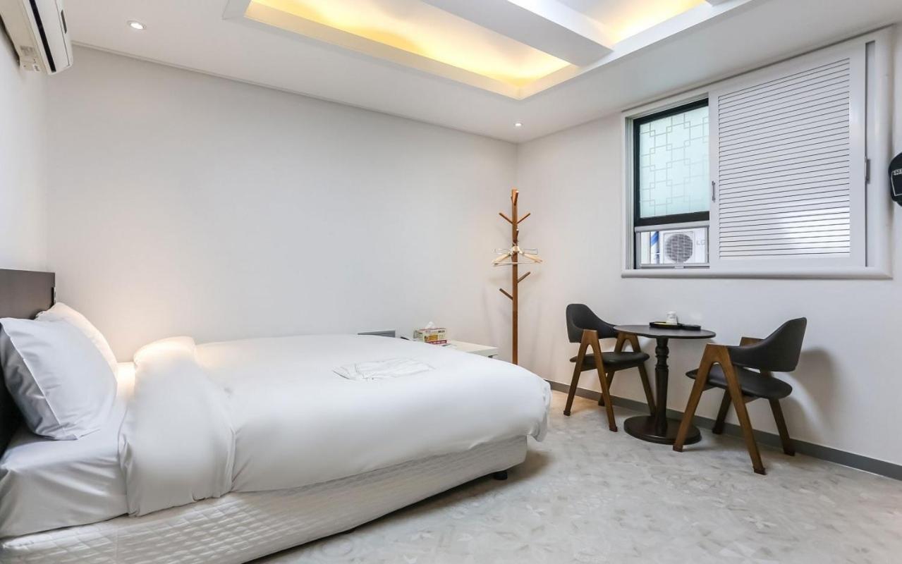 Mi Amor Motel Сокчо Екстериор снимка