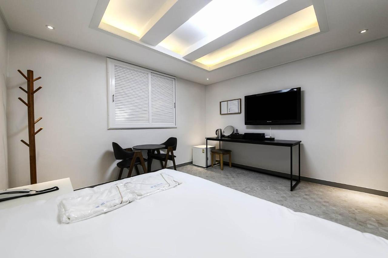 Mi Amor Motel Сокчо Екстериор снимка