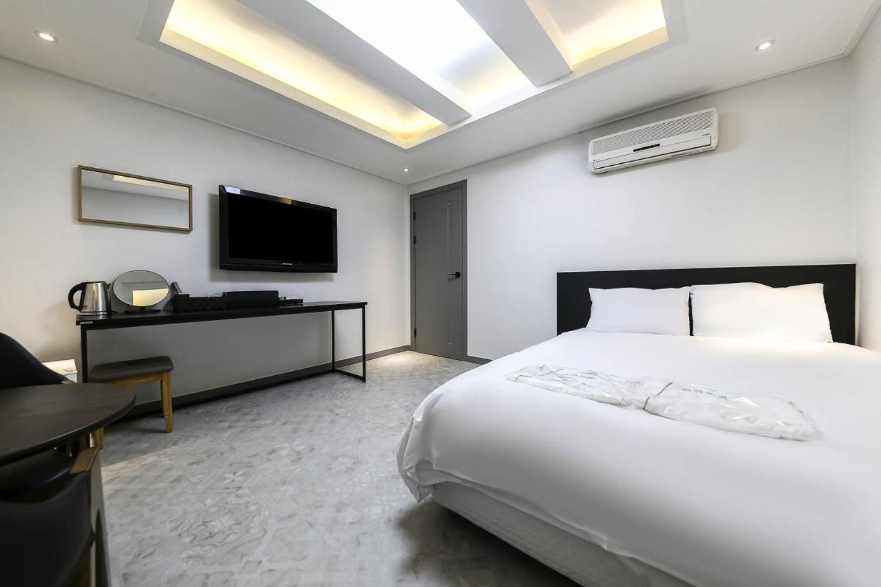 Mi Amor Motel Сокчо Екстериор снимка