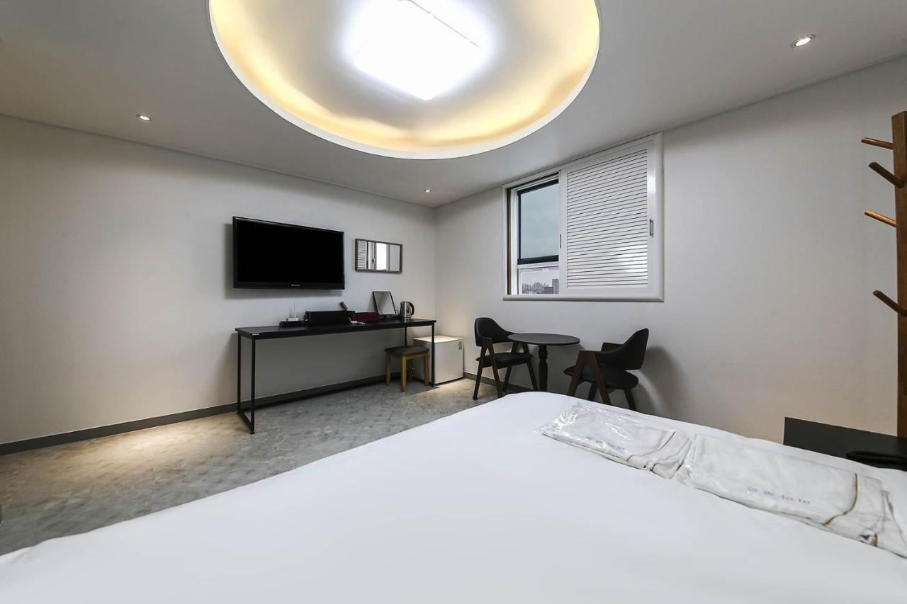 Mi Amor Motel Сокчо Екстериор снимка