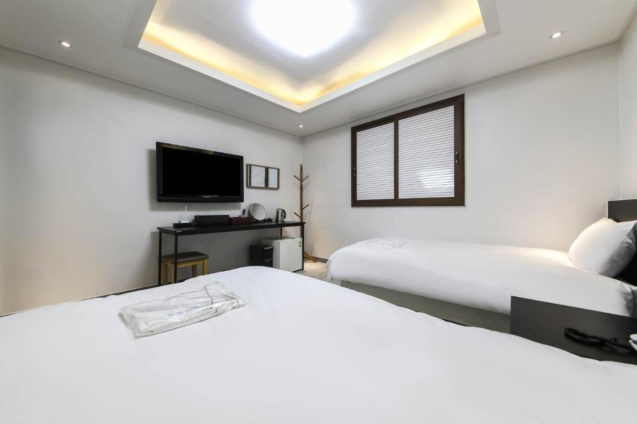 Mi Amor Motel Сокчо Екстериор снимка