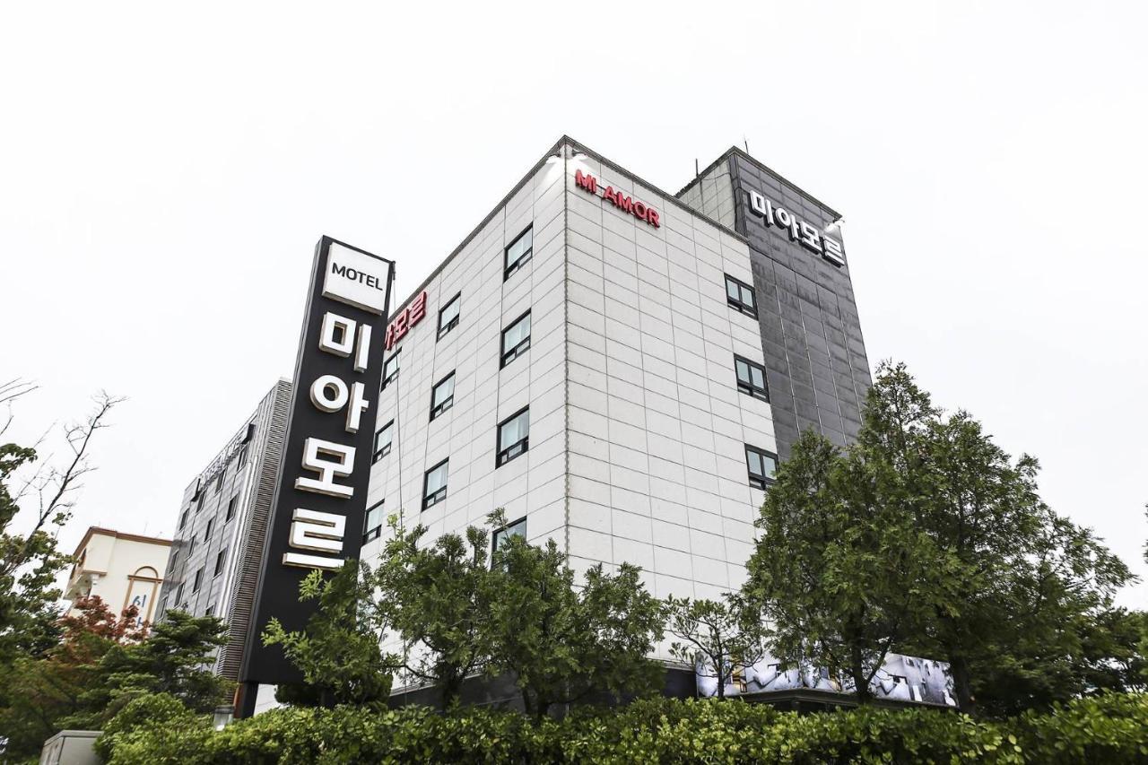 Mi Amor Motel Сокчо Екстериор снимка