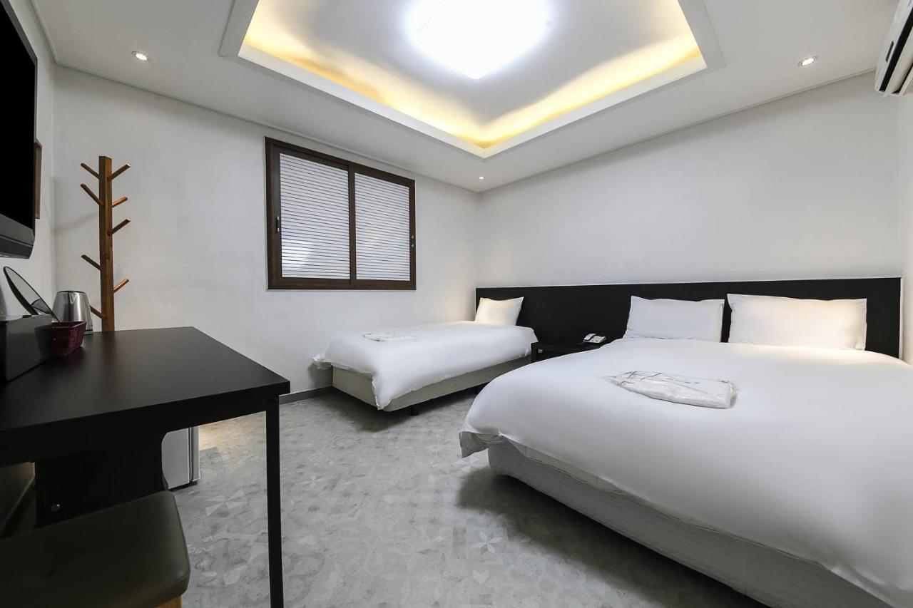 Mi Amor Motel Сокчо Екстериор снимка